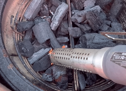 BBQ aansteken, daarna even wachten