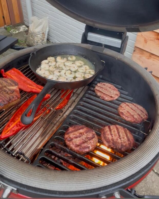 Burgers gemaakt in het vuur